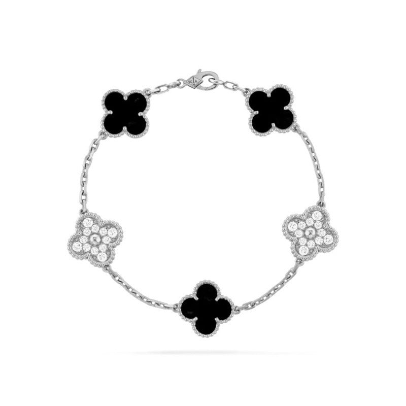 Vierblättriges Kleeblatt-Armband für Damen aus Titanstahl, leicht, luxuriös, galvanisiert, 18 Karat Gold