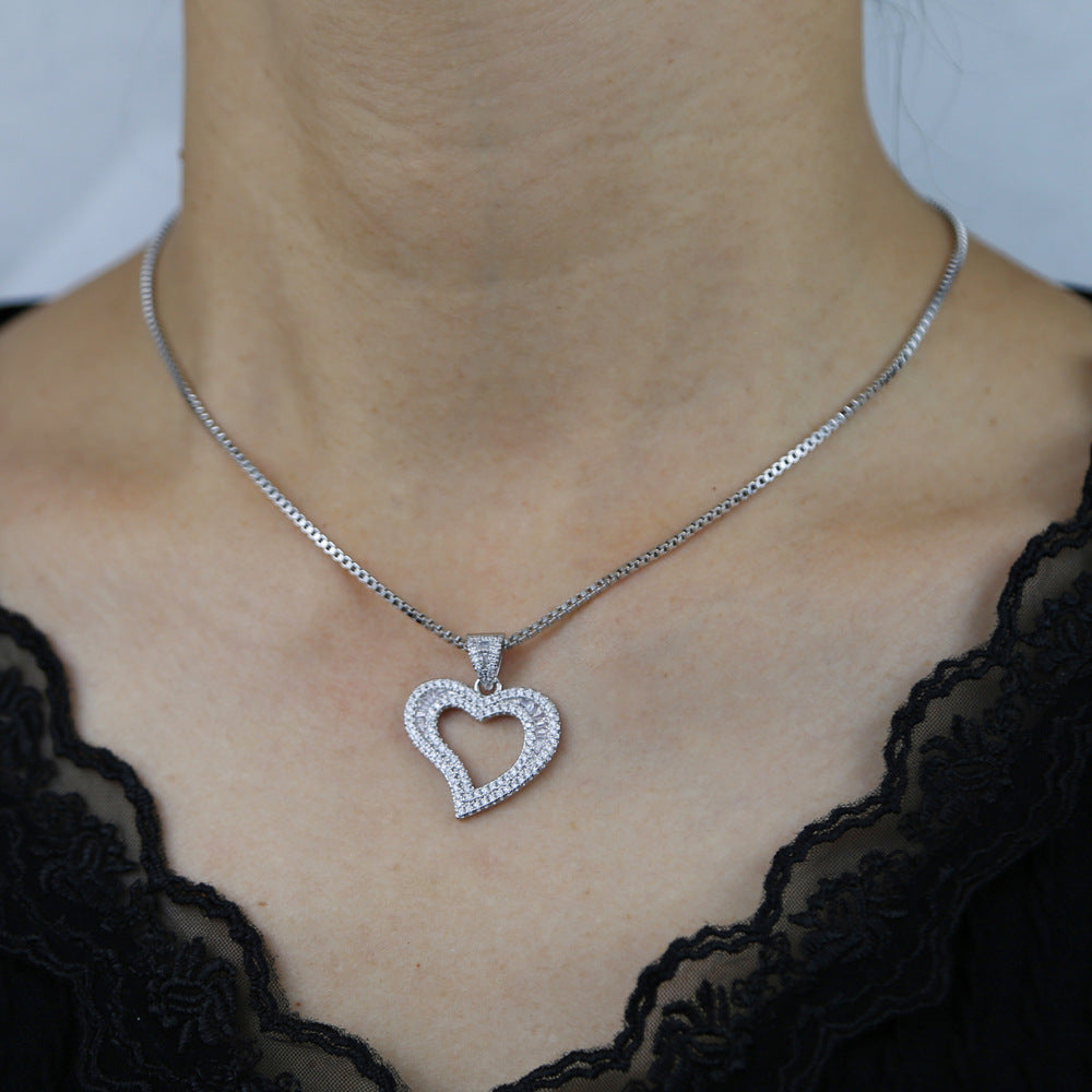 Neue herzförmige Zirkon Halskette Persönlichkeit Trend Retro Kupfer eingelegten Zirkon Frauen Schlüsselbein Kette