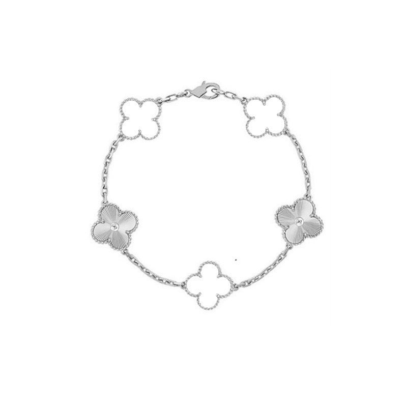 Vierblättriges Kleeblatt-Armband für Damen aus Titanstahl, leicht, luxuriös, galvanisiert, 18 Karat Gold