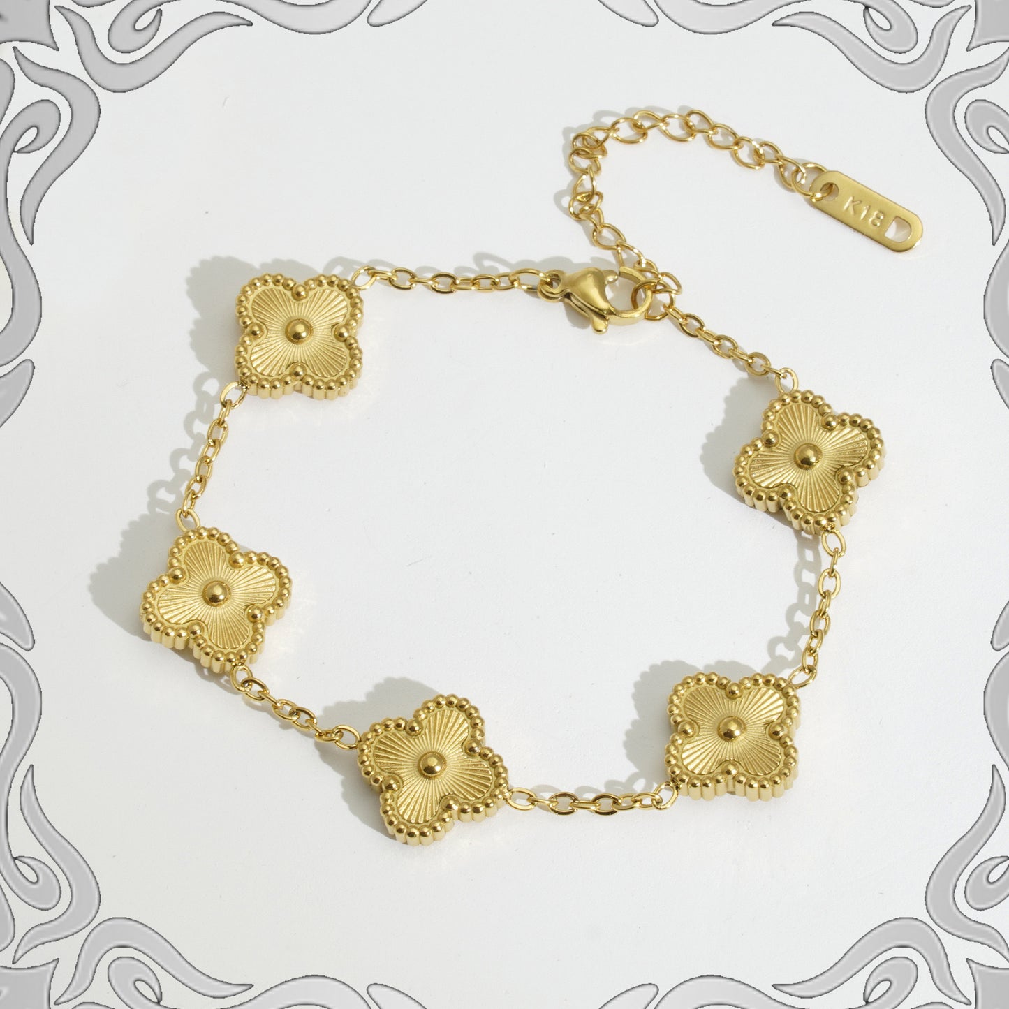 Vierblättriges Kleeblatt-Armband für Damen aus Titanstahl, leicht, luxuriös, galvanisiert, 18 Karat Gold
