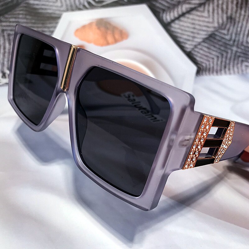 Neue Sonnenbrille mit großem Rahmen, Netzrot mit der gleichen quadratischen Brille in Ins, Persönlichkeit, mit Diamanten besetzte Sonnenbrille für Damen