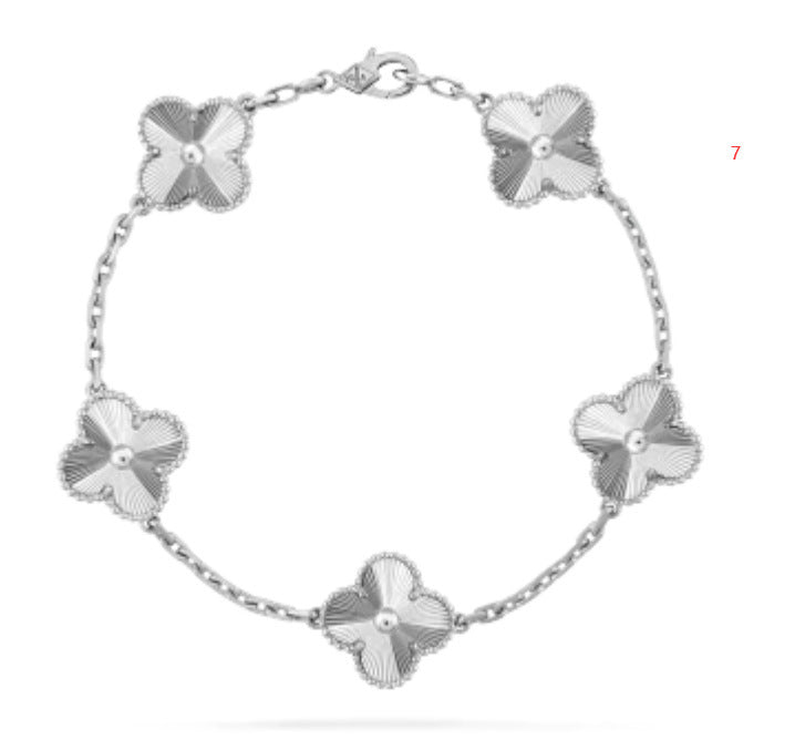 Vierblättriges Kleeblatt-Armband für Damen aus Titanstahl, leicht, luxuriös, galvanisiert, 18 Karat Gold