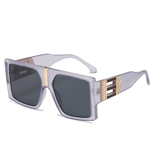 Neue Sonnenbrille mit großem Rahmen, Netzrot mit der gleichen quadratischen Brille in Ins, Persönlichkeit, mit Diamanten besetzte Sonnenbrille für Damen 