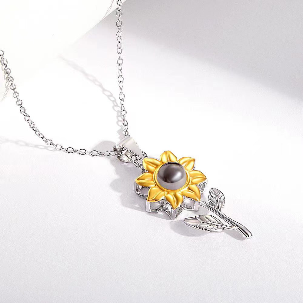 100 Sprachen „Ich liebe dich“-Projektionshalskette für europäische und amerikanische Frauen, exquisiter Sonnenblumenschmuck, schlichte, modische Halskette für Frauen
